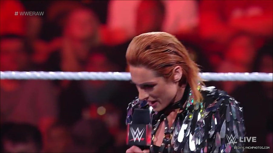 WWE_RAW_30th_May_2022_720p_WEBRip_h264_mp4_000346145.jpg