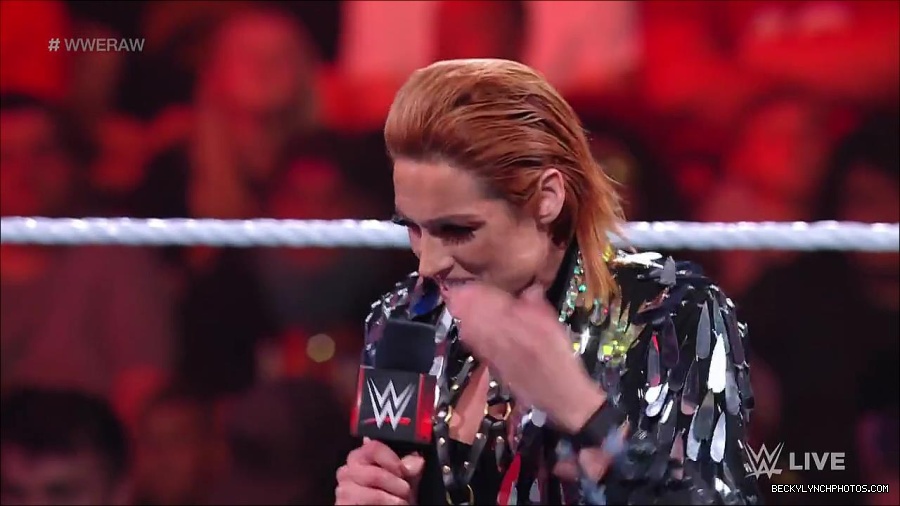 WWE_RAW_30th_May_2022_720p_WEBRip_h264_mp4_000346546.jpg