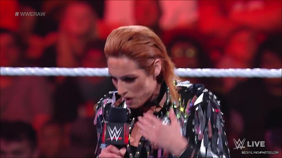 WWE_RAW_30th_May_2022_720p_WEBRip_h264_mp4_000346946.jpg