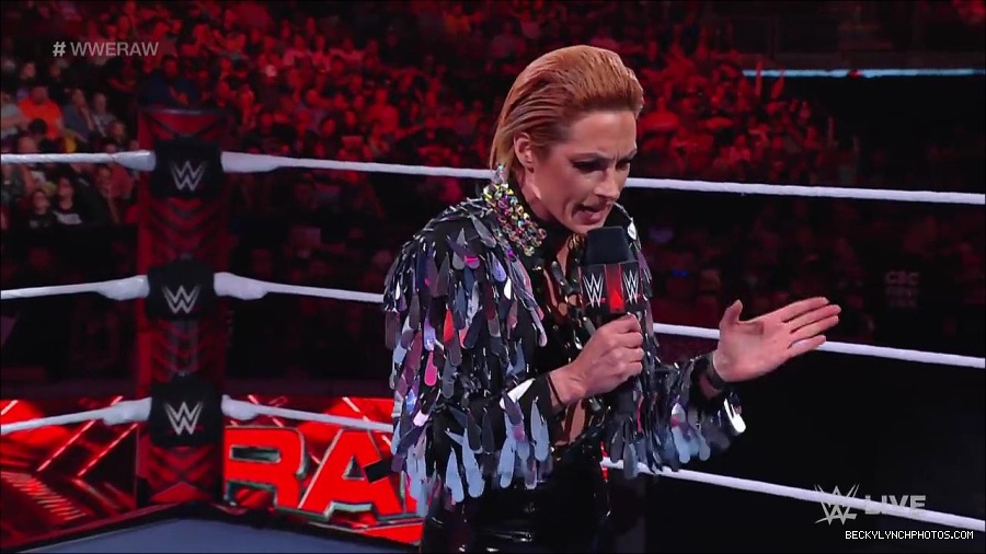 WWE_RAW_30th_May_2022_720p_WEBRip_h264_mp4_000348948.jpg