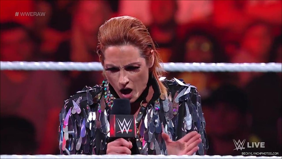WWE_RAW_30th_May_2022_720p_WEBRip_h264_mp4_000349749.jpg