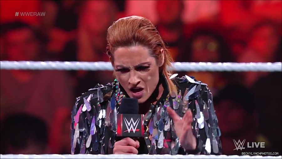 WWE_RAW_30th_May_2022_720p_WEBRip_h264_mp4_000350149.jpg