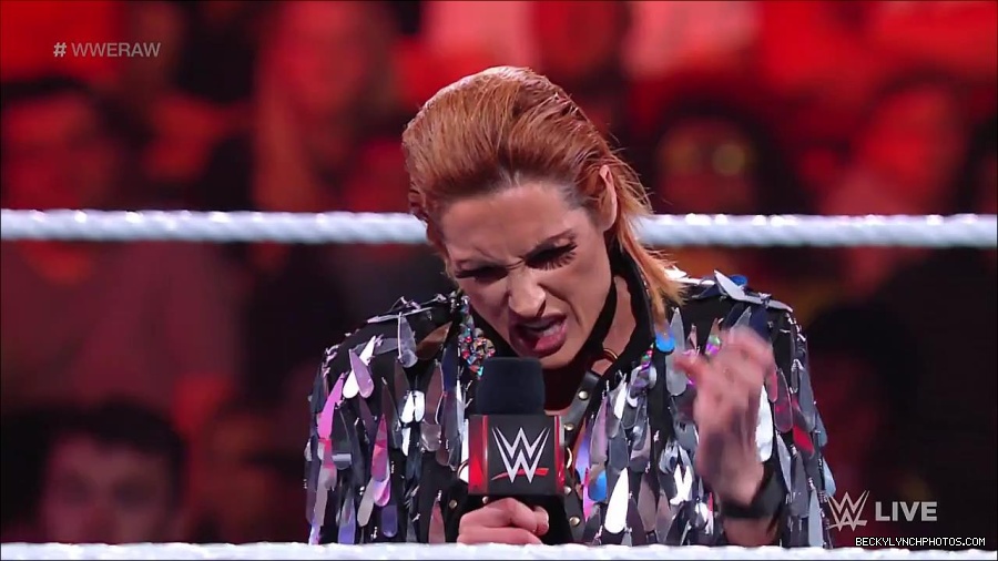 WWE_RAW_30th_May_2022_720p_WEBRip_h264_mp4_000351351.jpg