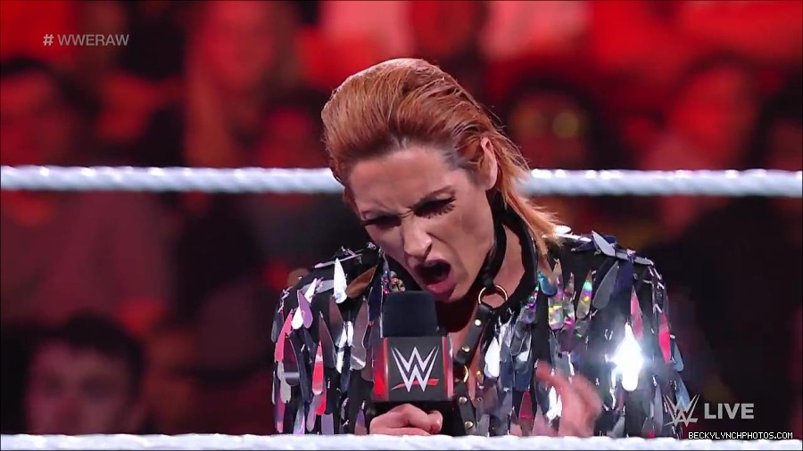 WWE_RAW_30th_May_2022_720p_WEBRip_h264_mp4_000351751.jpg