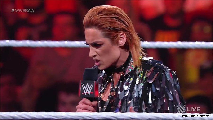 WWE_RAW_30th_May_2022_720p_WEBRip_h264_mp4_000354153.jpg