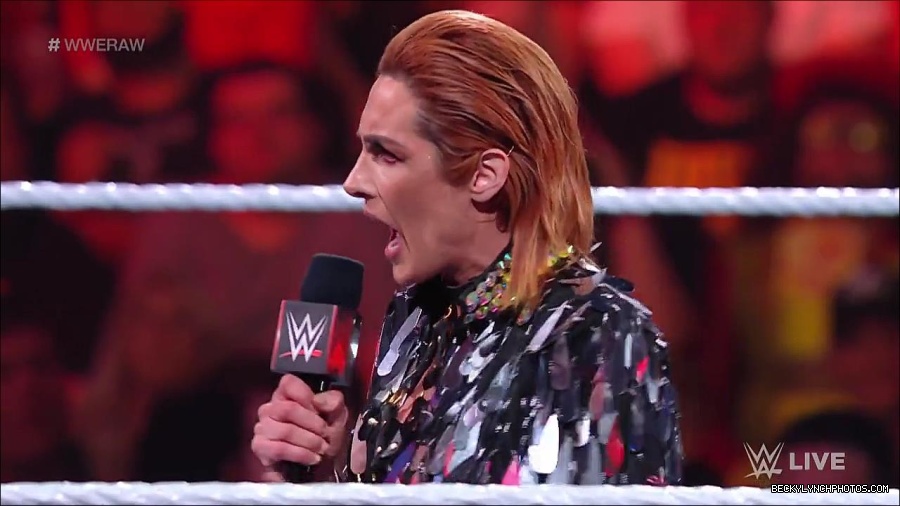 WWE_RAW_30th_May_2022_720p_WEBRip_h264_mp4_000354554.jpg