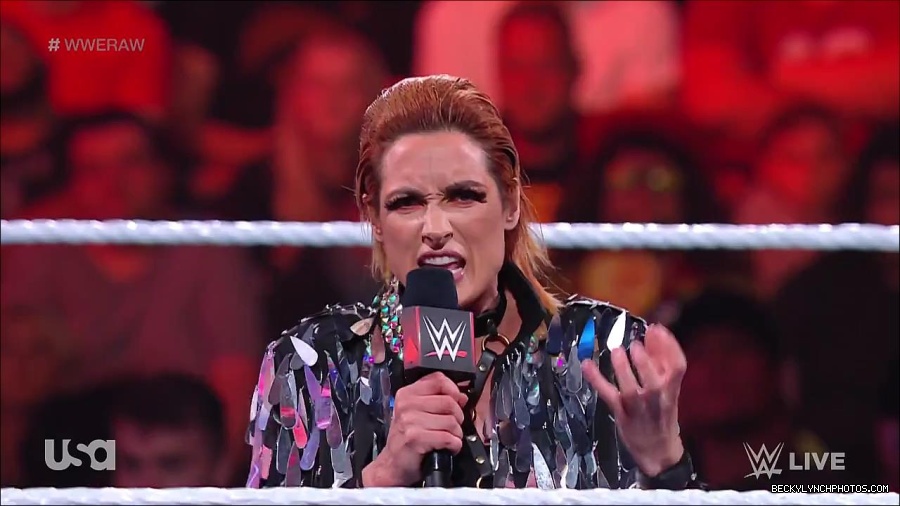 WWE_RAW_30th_May_2022_720p_WEBRip_h264_mp4_000359359.jpg
