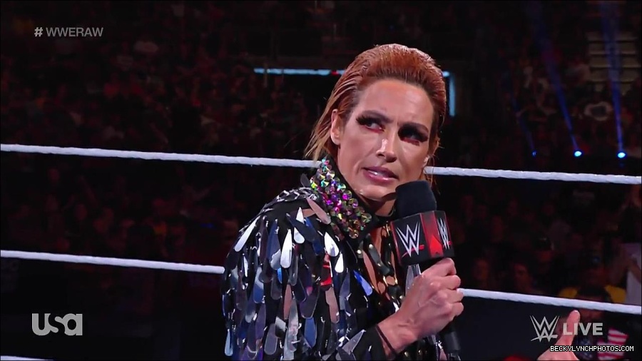 WWE_RAW_30th_May_2022_720p_WEBRip_h264_mp4_000362962.jpg