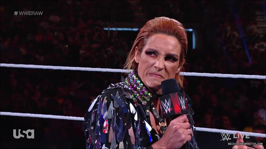 WWE_RAW_30th_May_2022_720p_WEBRip_h264_mp4_000363763.jpg