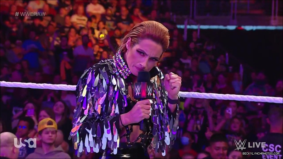 WWE_RAW_30th_May_2022_720p_WEBRip_h264_mp4_000376175.jpg