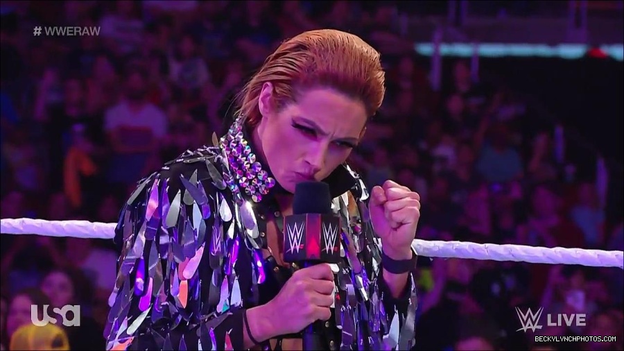 WWE_RAW_30th_May_2022_720p_WEBRip_h264_mp4_000378177.jpg