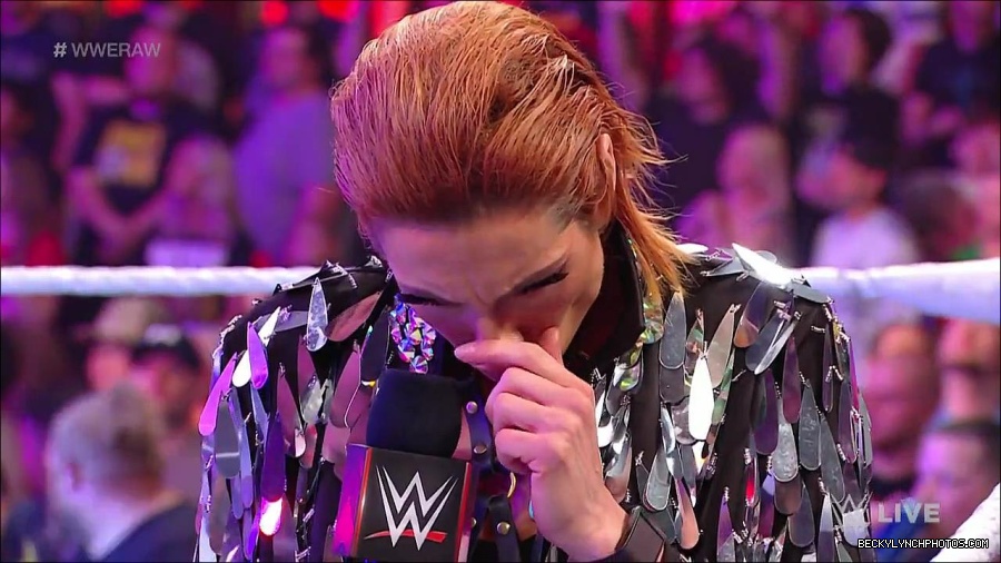 WWE_RAW_30th_May_2022_720p_WEBRip_h264_mp4_000385785.jpg