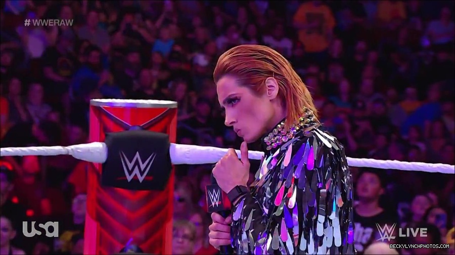 WWE_RAW_30th_May_2022_720p_WEBRip_h264_mp4_000404203.jpg
