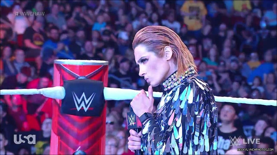 WWE_RAW_30th_May_2022_720p_WEBRip_h264_mp4_000404604.jpg