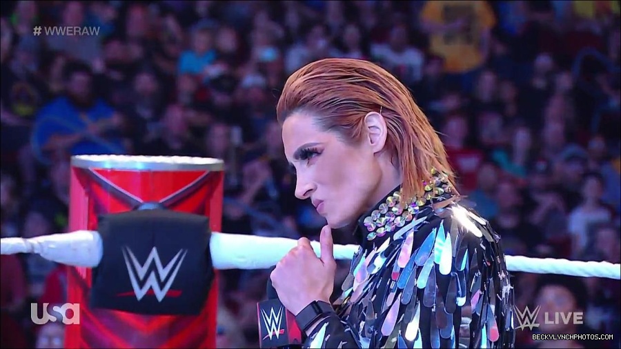 WWE_RAW_30th_May_2022_720p_WEBRip_h264_mp4_000409809.jpg