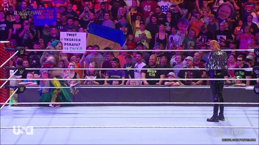 WWE_RAW_30th_May_2022_720p_WEBRip_h264_mp4_000412211.jpg