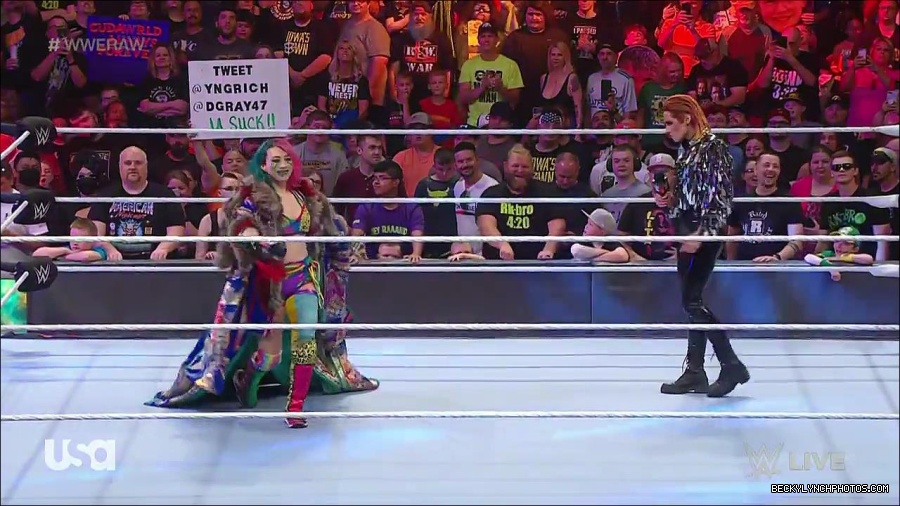 WWE_RAW_30th_May_2022_720p_WEBRip_h264_mp4_000415815.jpg