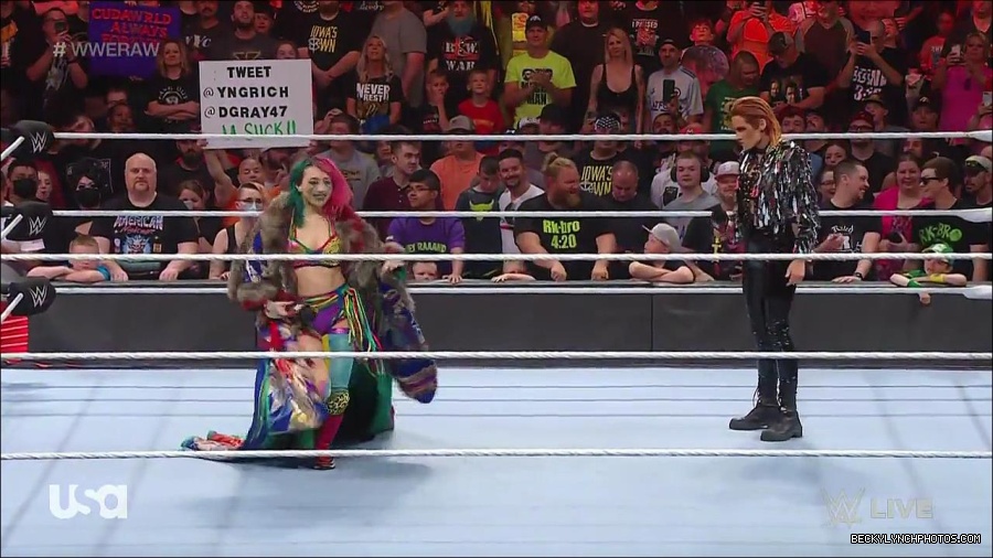WWE_RAW_30th_May_2022_720p_WEBRip_h264_mp4_000416215.jpg