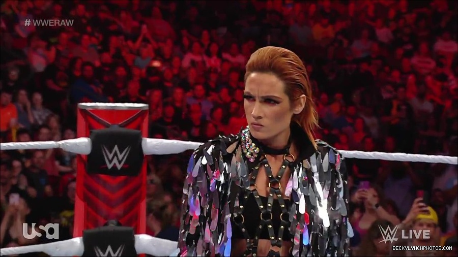 WWE_RAW_30th_May_2022_720p_WEBRip_h264_mp4_000421020.jpg
