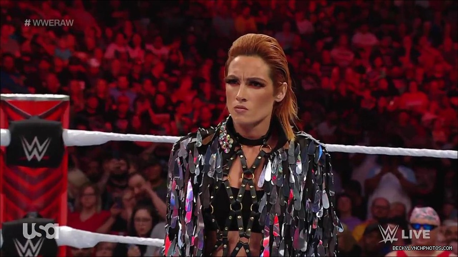 WWE_RAW_30th_May_2022_720p_WEBRip_h264_mp4_000426225.jpg