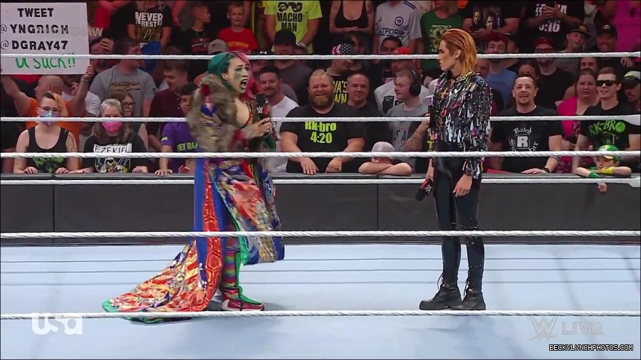 WWE_RAW_30th_May_2022_720p_WEBRip_h264_mp4_000427827.jpg