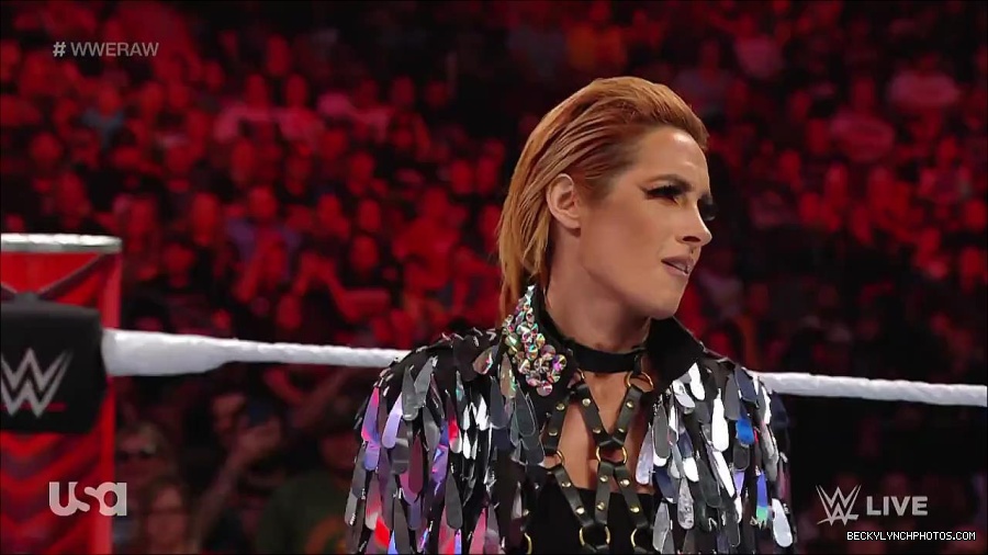 WWE_RAW_30th_May_2022_720p_WEBRip_h264_mp4_000432231.jpg
