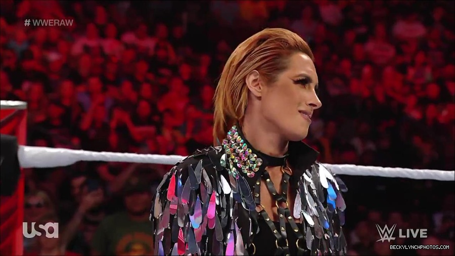WWE_RAW_30th_May_2022_720p_WEBRip_h264_mp4_000432632.jpg