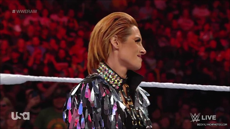 WWE_RAW_30th_May_2022_720p_WEBRip_h264_mp4_000433032.jpg