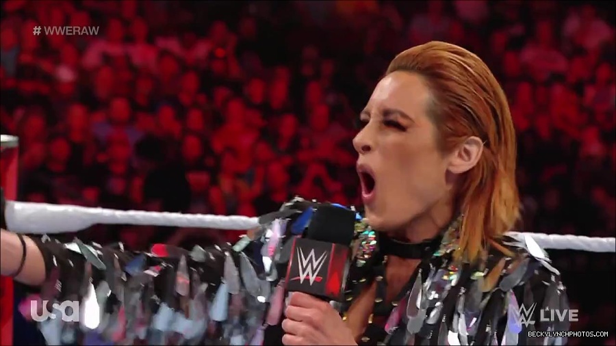 WWE_RAW_30th_May_2022_720p_WEBRip_h264_mp4_000437437.jpg