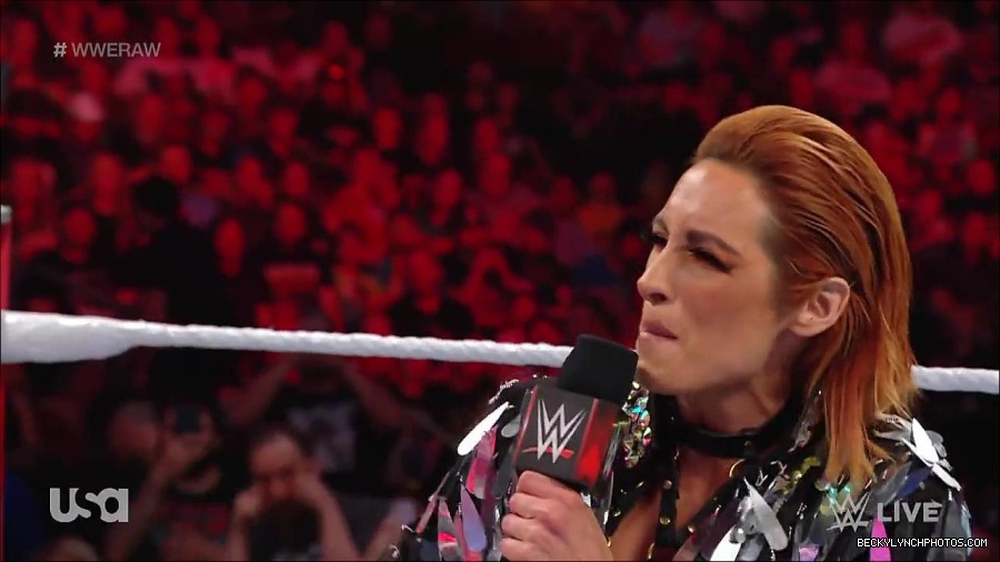 WWE_RAW_30th_May_2022_720p_WEBRip_h264_mp4_000437837.jpg