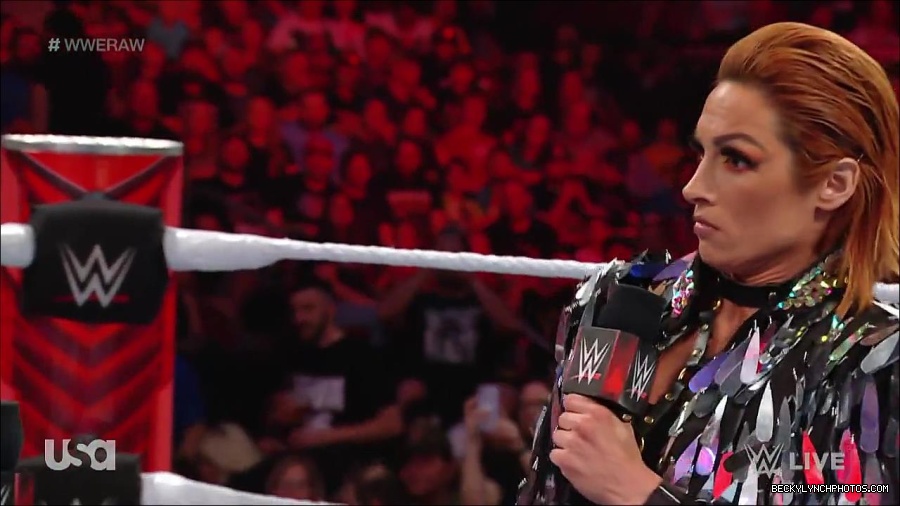 WWE_RAW_30th_May_2022_720p_WEBRip_h264_mp4_000440239.jpg