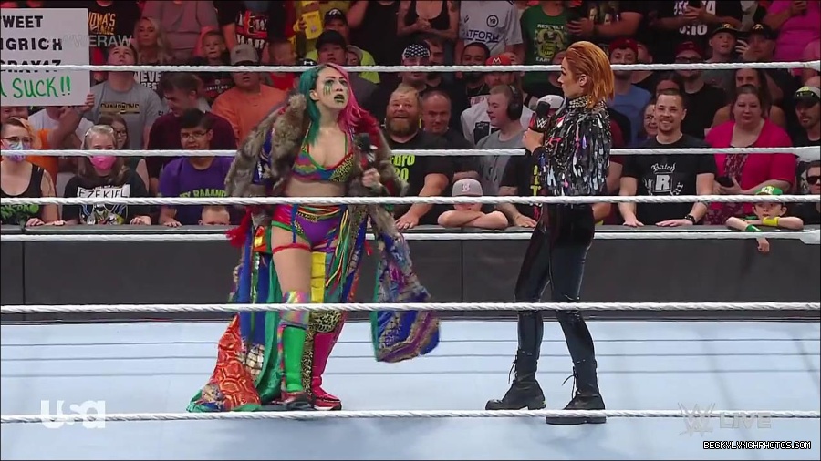 WWE_RAW_30th_May_2022_720p_WEBRip_h264_mp4_000442241.jpg