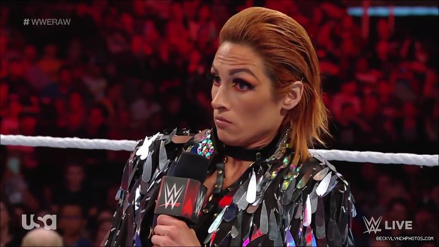 WWE_RAW_30th_May_2022_720p_WEBRip_h264_mp4_000444010.jpg