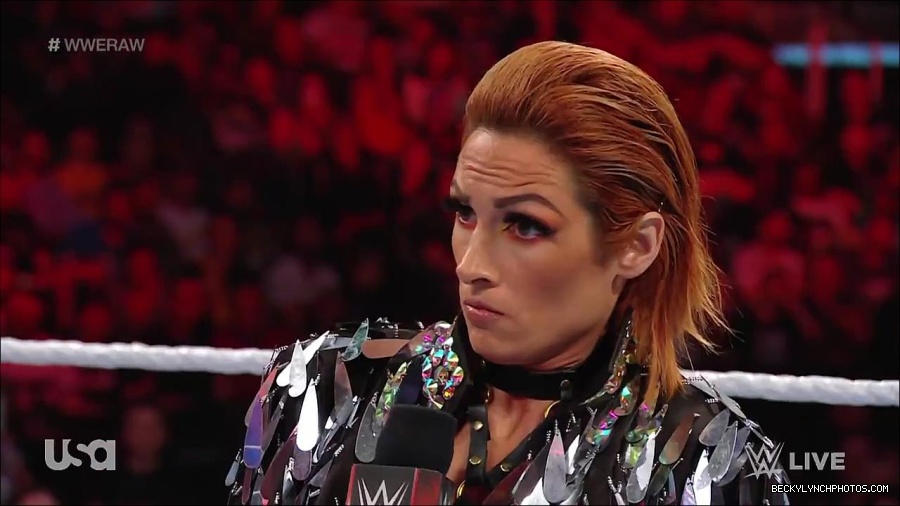 WWE_RAW_30th_May_2022_720p_WEBRip_h264_mp4_000447613.jpg