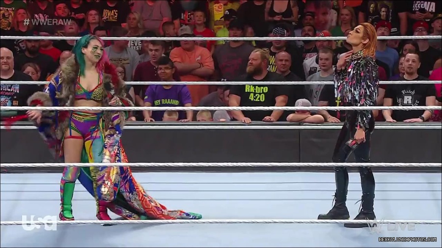 WWE_RAW_30th_May_2022_720p_WEBRip_h264_mp4_000456022.jpg