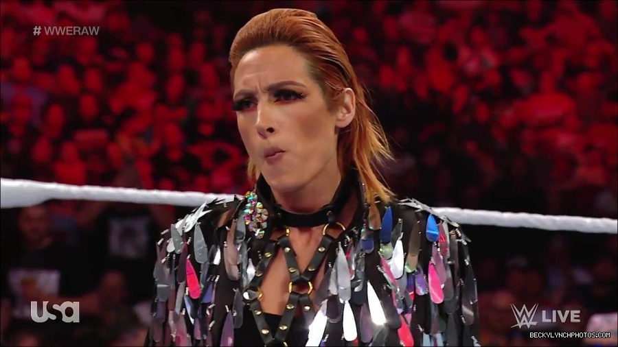 WWE_RAW_30th_May_2022_720p_WEBRip_h264_mp4_000462028.jpg