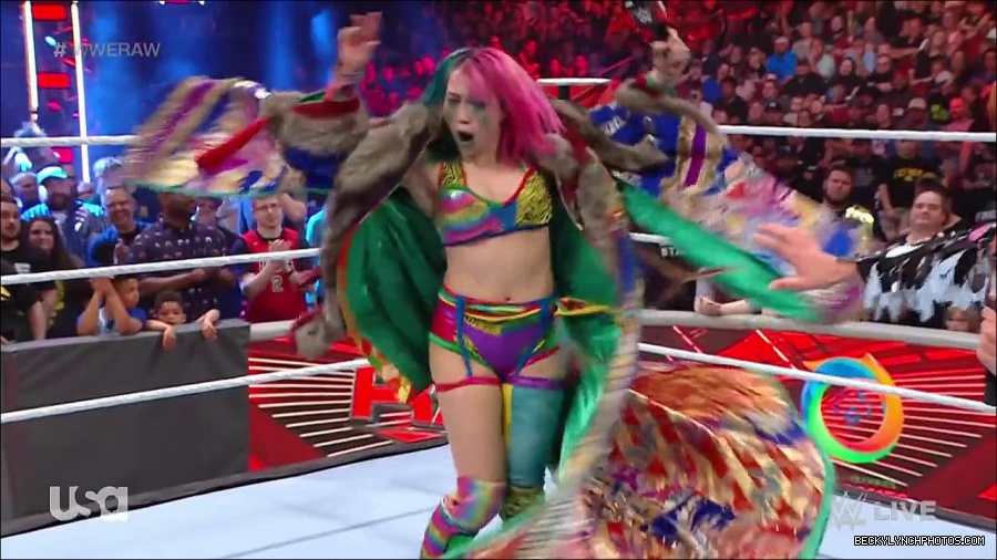 WWE_RAW_30th_May_2022_720p_WEBRip_h264_mp4_000474440.jpg