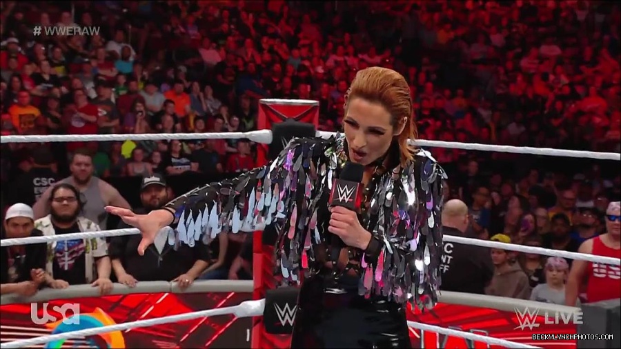 WWE_RAW_30th_May_2022_720p_WEBRip_h264_mp4_000476442.jpg