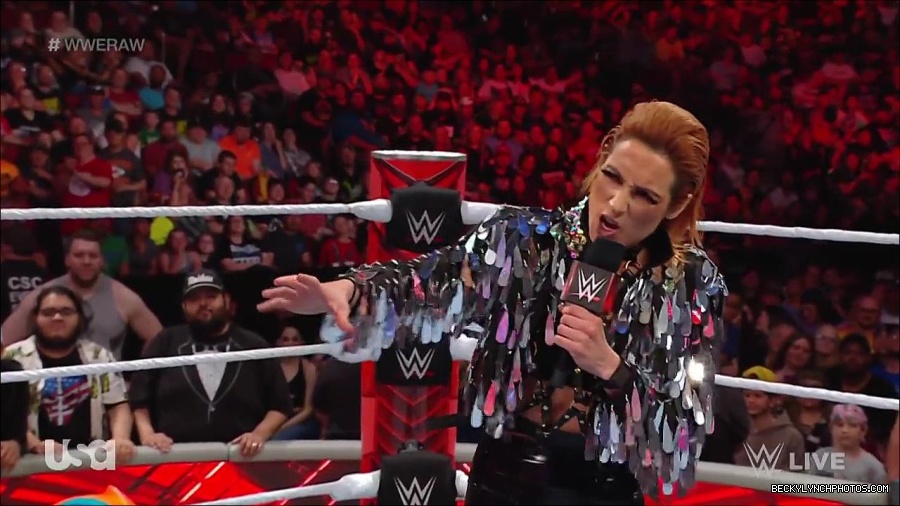 WWE_RAW_30th_May_2022_720p_WEBRip_h264_mp4_000477243.jpg