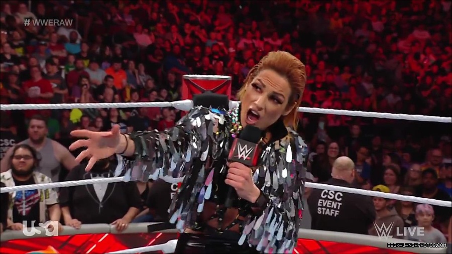 WWE_RAW_30th_May_2022_720p_WEBRip_h264_mp4_000478044.jpg