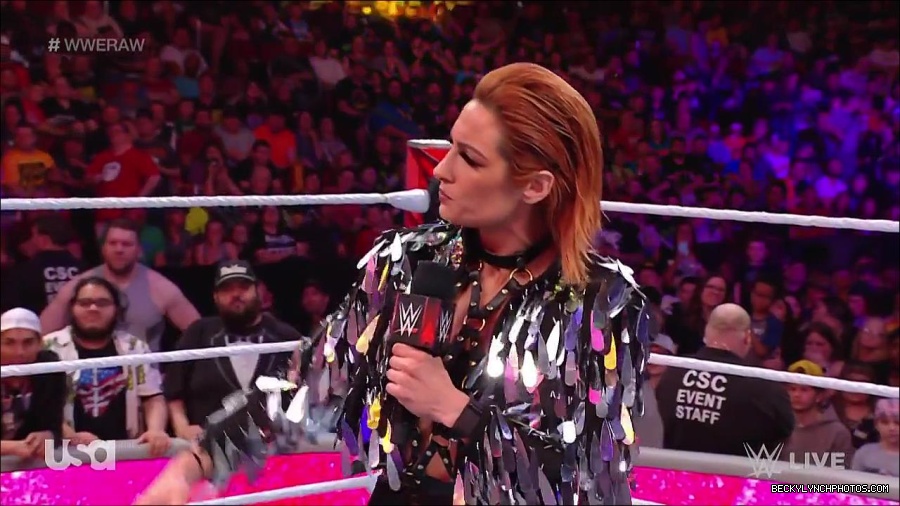 WWE_RAW_30th_May_2022_720p_WEBRip_h264_mp4_000478845.jpg