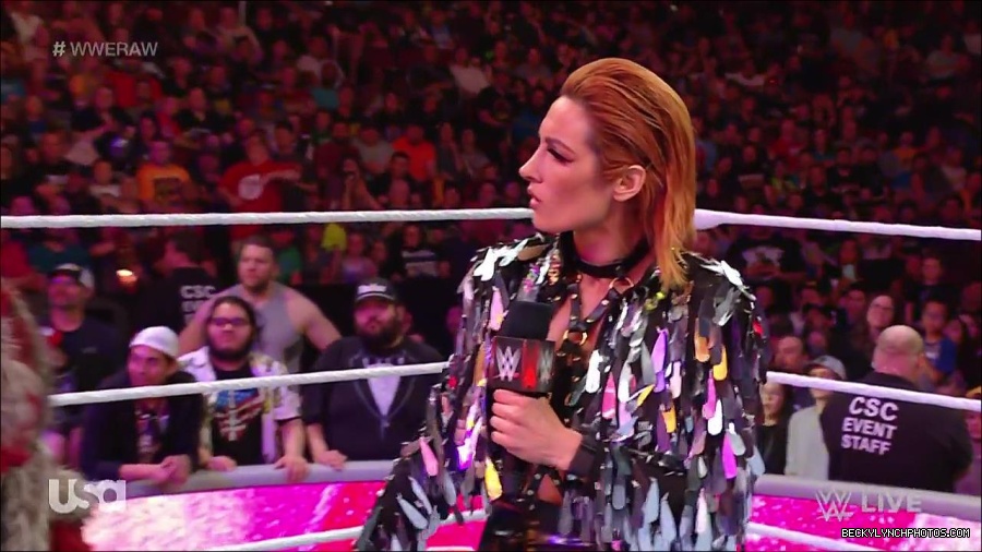 WWE_RAW_30th_May_2022_720p_WEBRip_h264_mp4_000479245.jpg