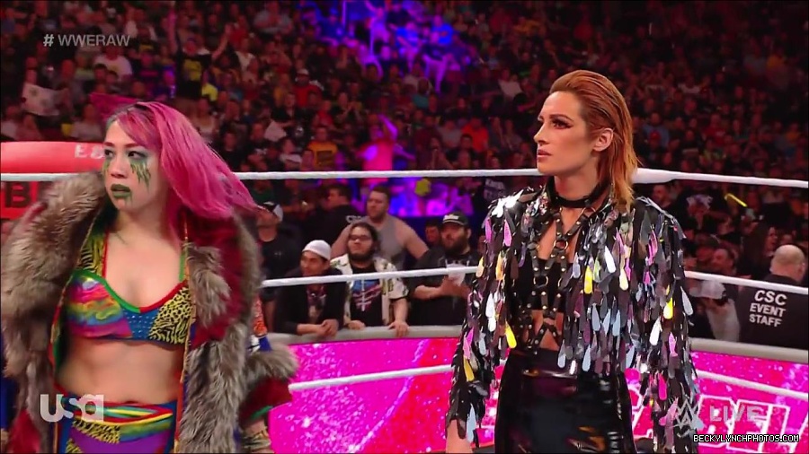 WWE_RAW_30th_May_2022_720p_WEBRip_h264_mp4_000480046.jpg