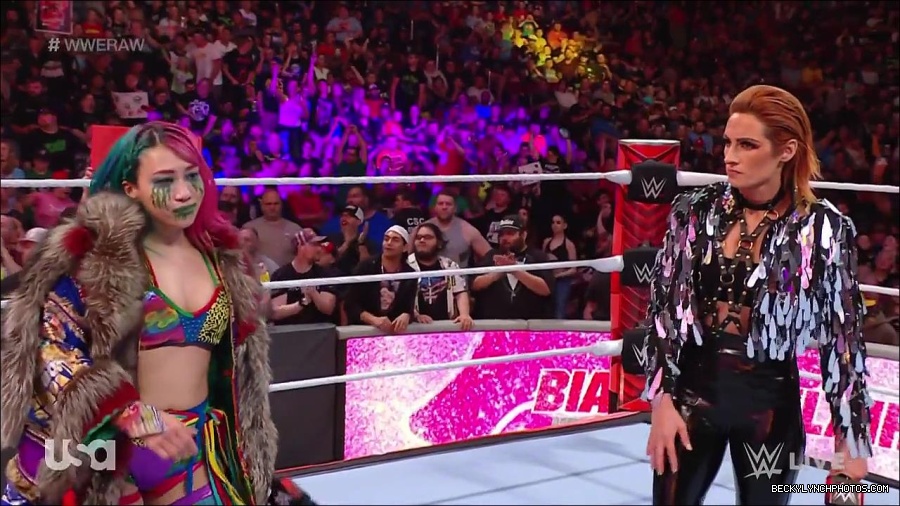 WWE_RAW_30th_May_2022_720p_WEBRip_h264_mp4_000481647.jpg