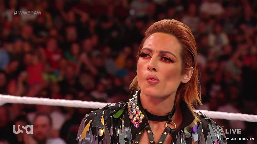 WWE_RAW_30th_May_2022_720p_WEBRip_h264_mp4_000485251.jpg