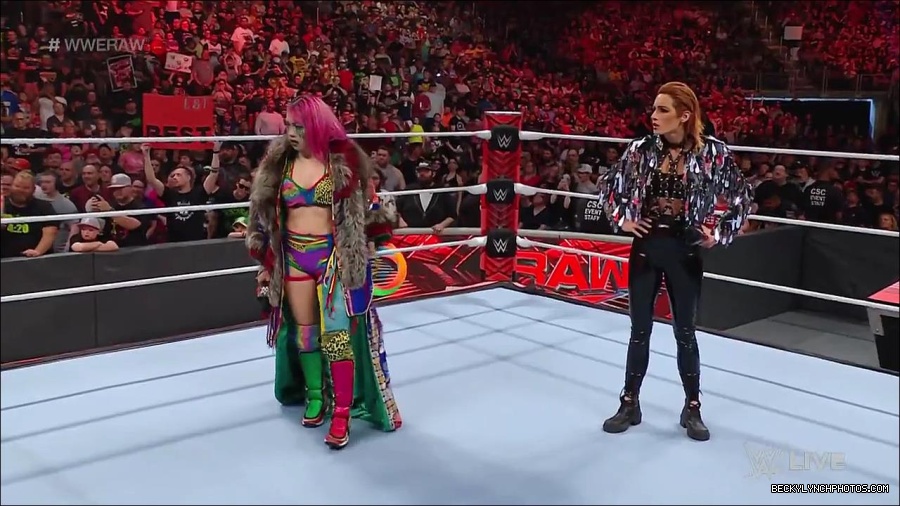 WWE_RAW_30th_May_2022_720p_WEBRip_h264_mp4_000504470.jpg