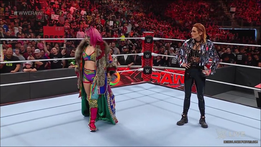WWE_RAW_30th_May_2022_720p_WEBRip_h264_mp4_000504871.jpg