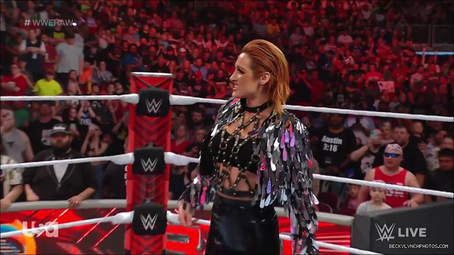 WWE_RAW_30th_May_2022_720p_WEBRip_h264_mp4_000516883.jpg