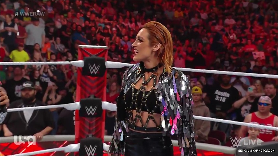 WWE_RAW_30th_May_2022_720p_WEBRip_h264_mp4_000517283.jpg