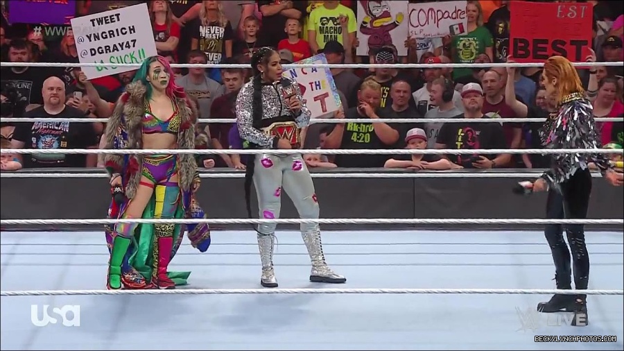 WWE_RAW_30th_May_2022_720p_WEBRip_h264_mp4_000520887.jpg
